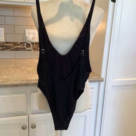 NWT Black One-Piece Swimsuit Size XS Ris K Voyager Swim - Picture 3 of 9